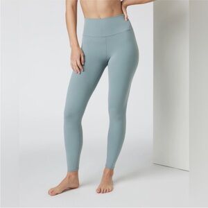 NWT! ✨Vuori All The Feels BlissBlend Legging ✨. Size Large. Color Ether.